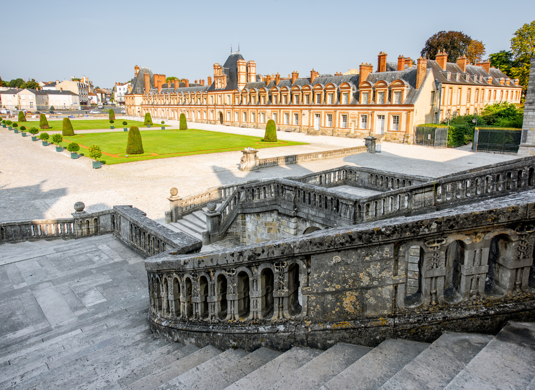 Visiting the Chateau de Fontainebleau from Paris
