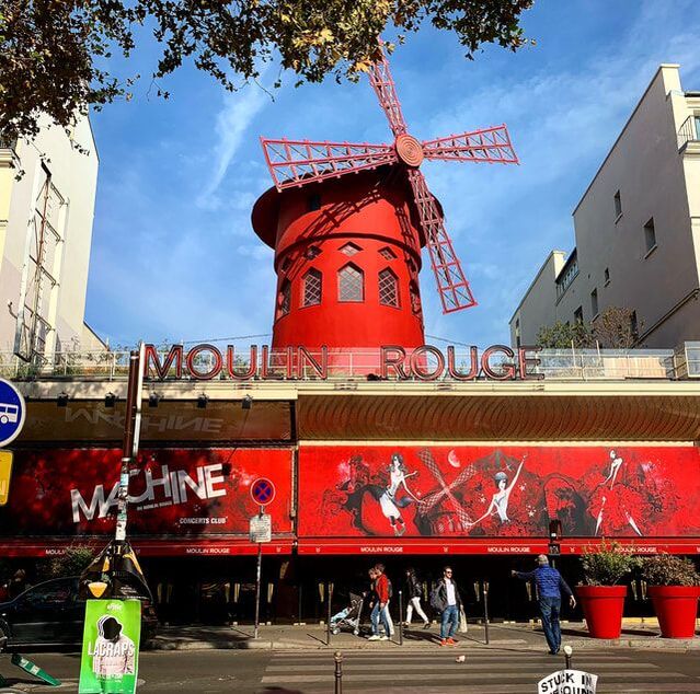Moulin Rouge. Paris Neighborhood Guide