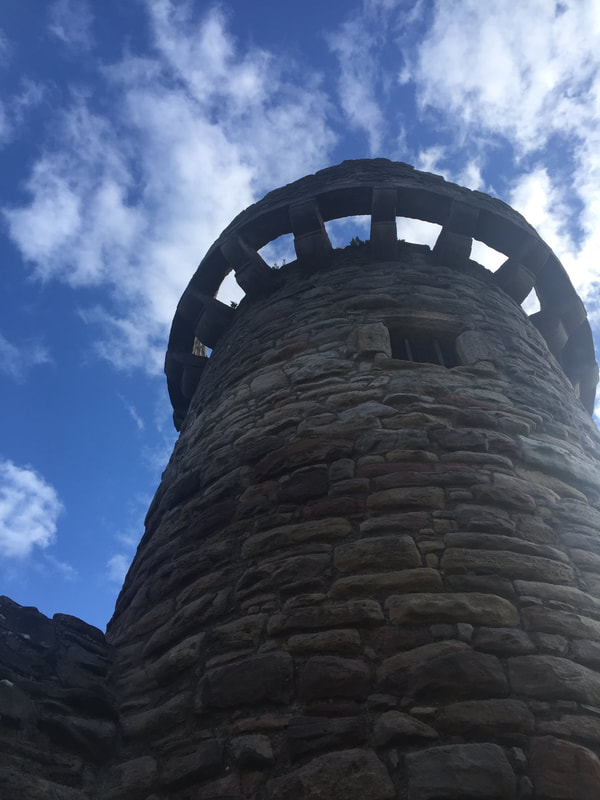 Craigmillar Castle, Edinburgh. Tourist Mistakes in Scotland.